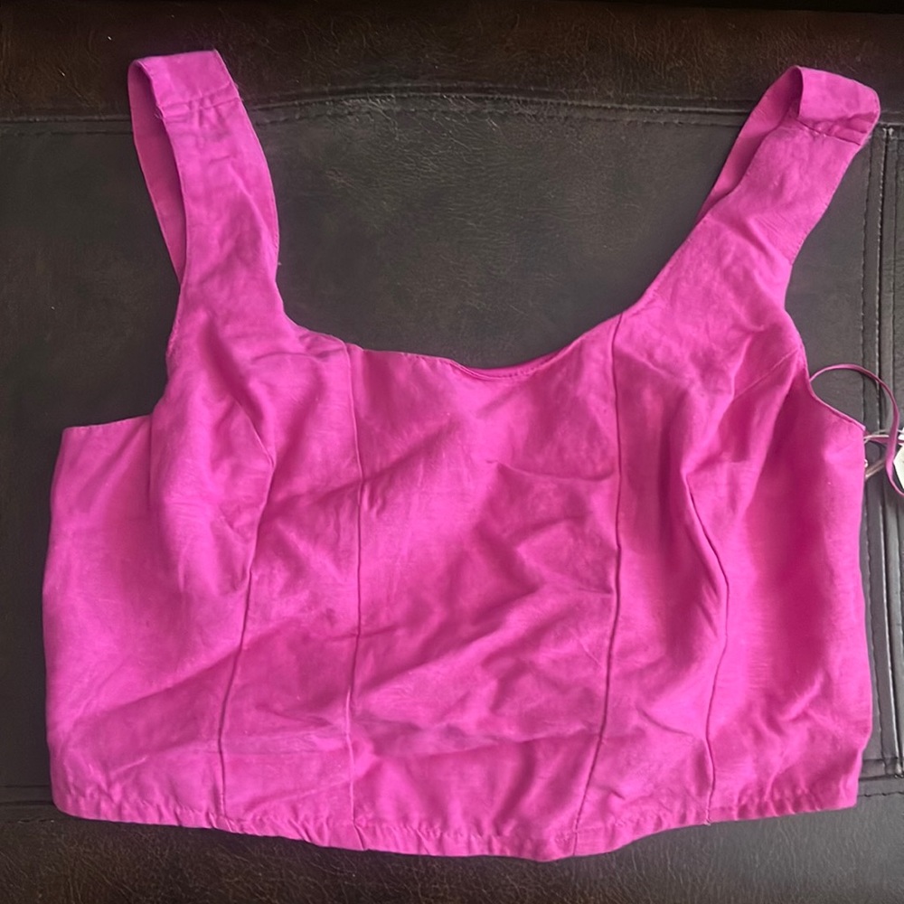 New! Crop Top w tags.